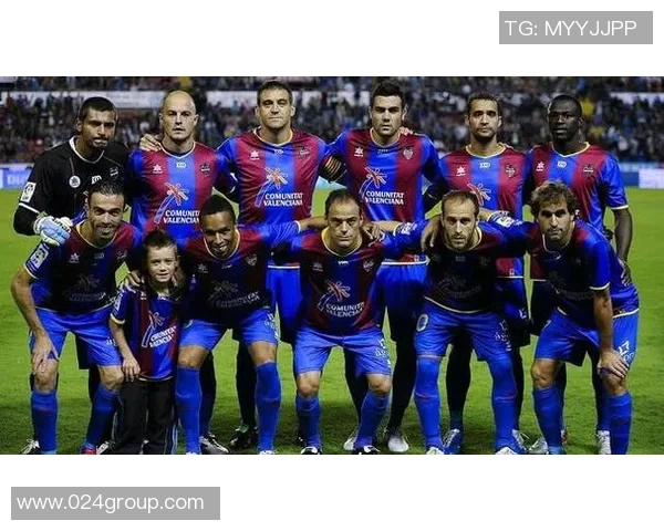 布雷斯特与摩纳哥激战正酣法甲赛场悬念迭起引人关注